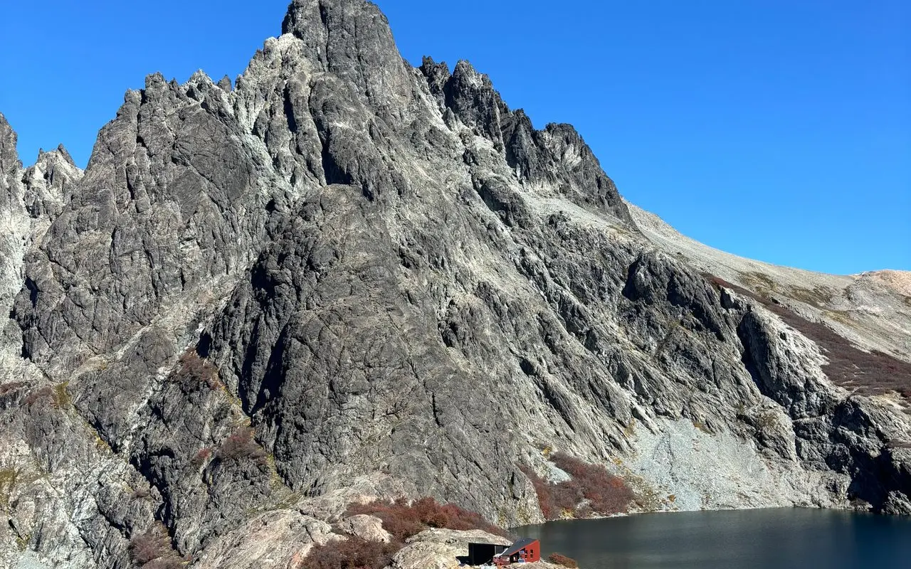 Refugio Italia (Laguna Negra)